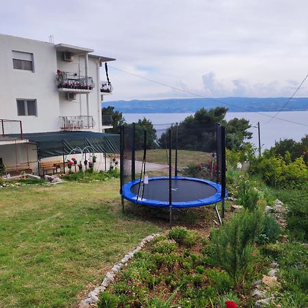 Apartment With 2 Balconies And Sea View Omiš Kültér fotó