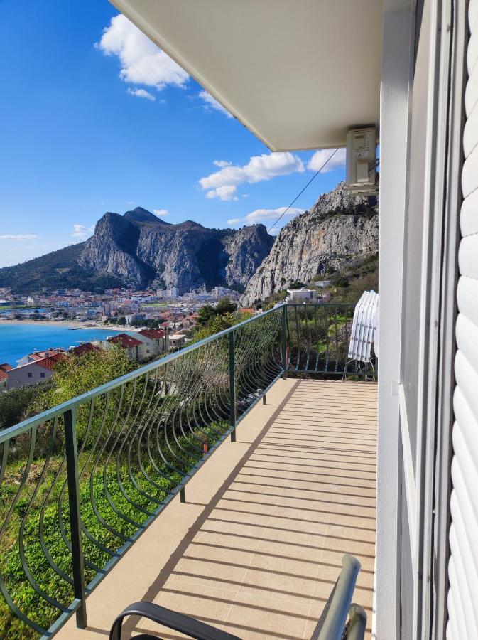 Apartment With 2 Balconies And Sea View Omiš Kültér fotó